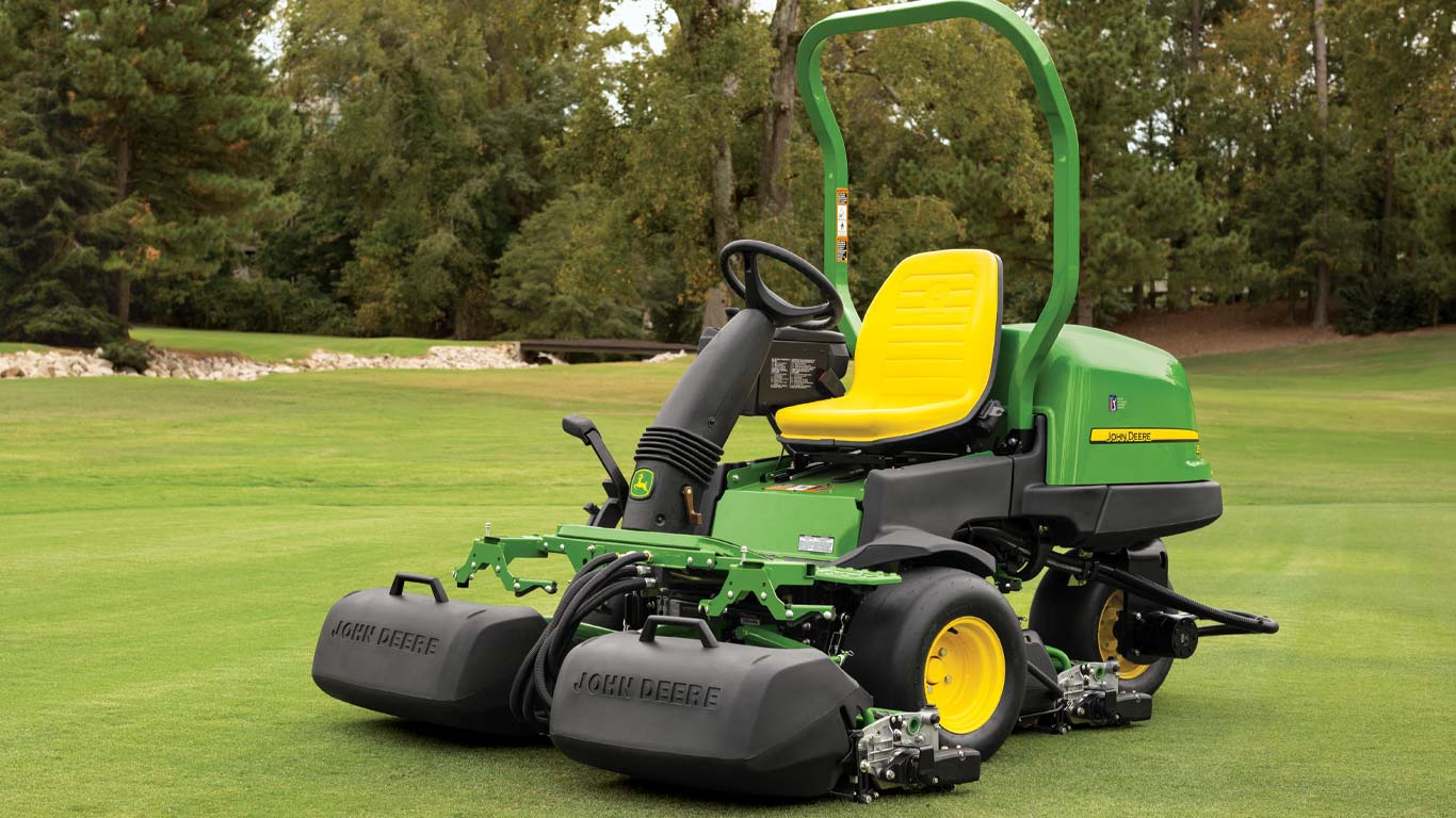 2550 triplex mower on a golf course