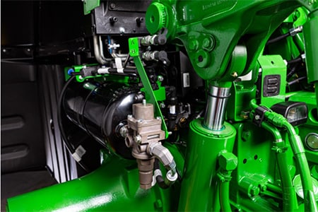 Air supply valve and reservoir