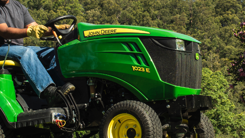 John Deere compact tractor e series