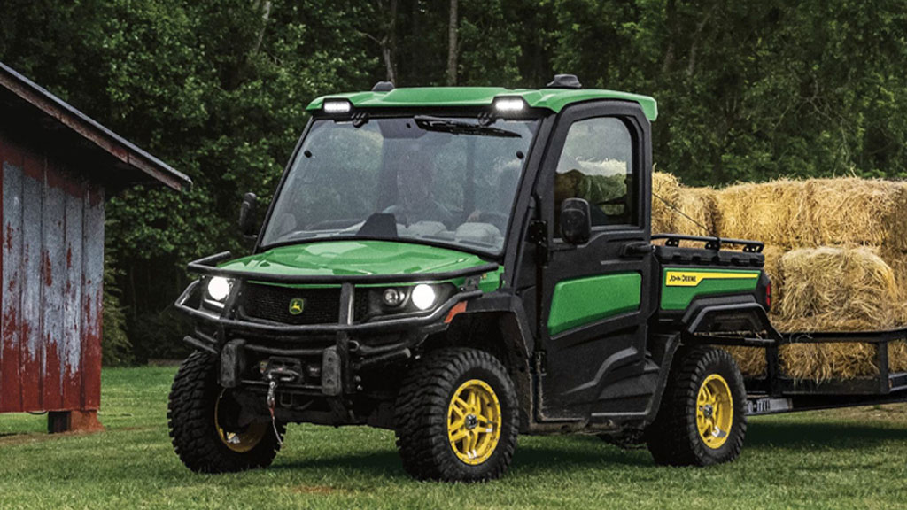 XUV 845R pulling bales of hay XUV 845R pulling bales of hay