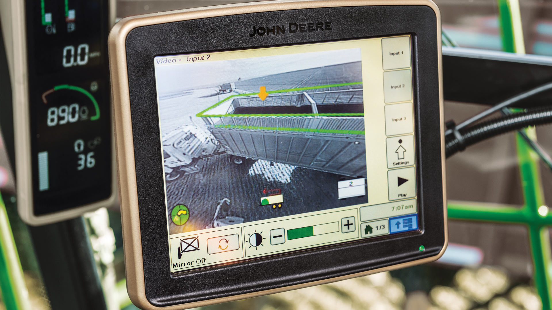 Active Fill Control uses a 3D camera to automatically detecting the crop transport truck or trailer