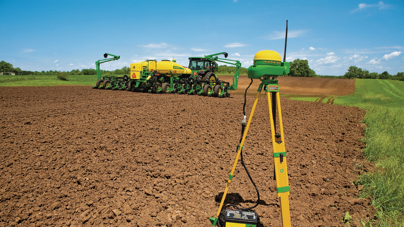 RTK Radio 900 device for precision signal reception