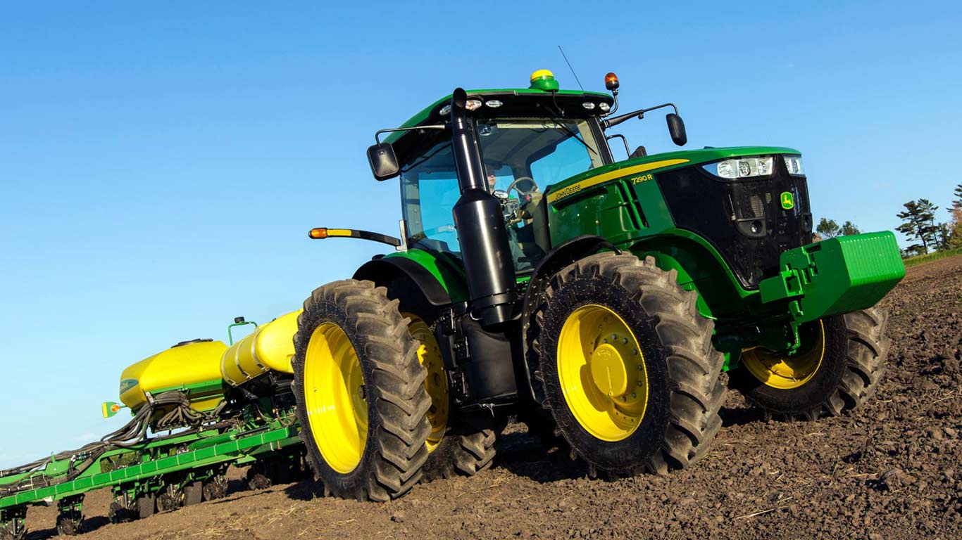 7R Series Tractors