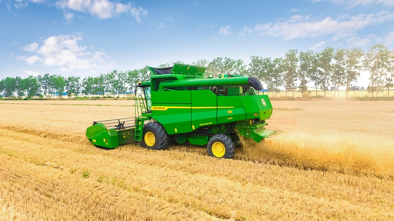 s5 400 combine harvester with wide grain header on a white background, showing full machine design and front cutting system.